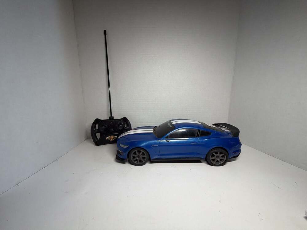 Fast Lane Ford Shelby GT350R Remote Control Car